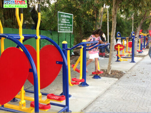 เครื่องออกกำลังกายกลางแจ้ง